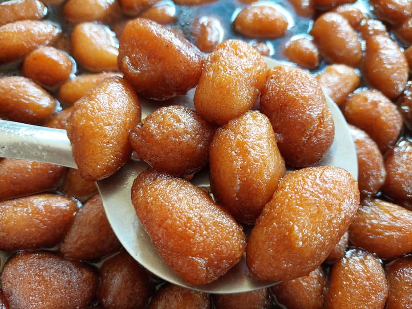 PLASTIC PACKING GULAB JAMUN